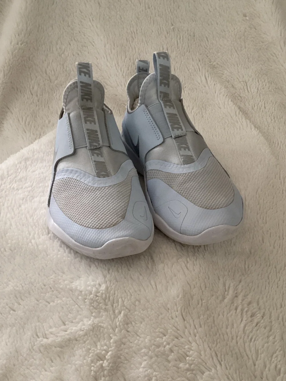 Nike Kids Flex Runner Slip-On Sneakers in Baby Blue & Light Gray Sz 3.5